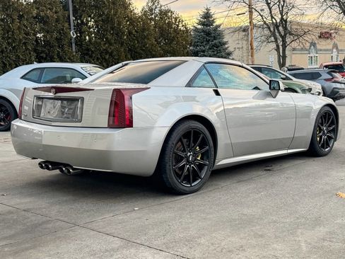 Used 2006 Cadillac XLR V image 3