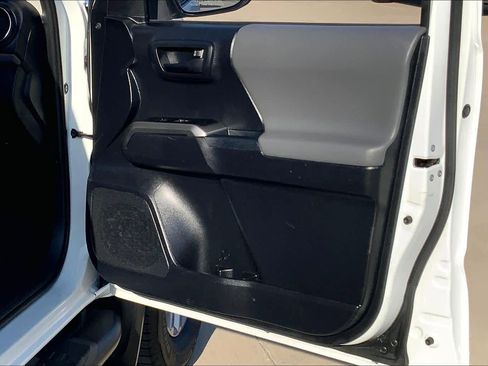 Used 2019 Toyota Tacoma SR5 image 20