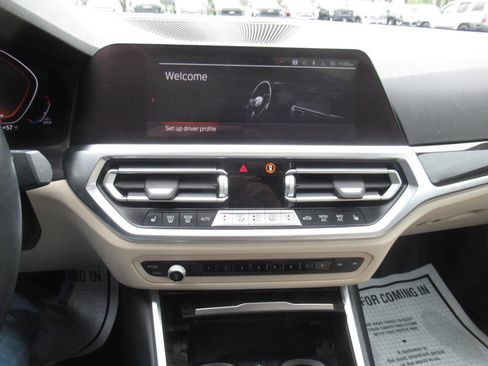 Used 2022 BMW 330i xDrive Sedan w/ Premium Package image 26