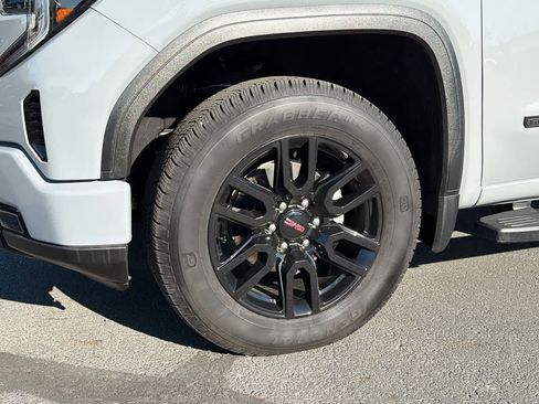 Used 2024 GMC Sierra 1500 Elevation w/ LPO, Elevation Black Package image 9