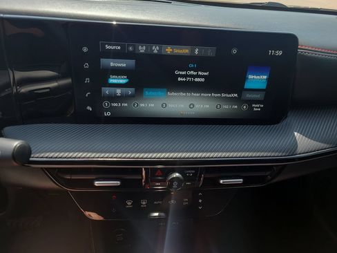Certified 2025 Nissan Kicks SR FWD image 20