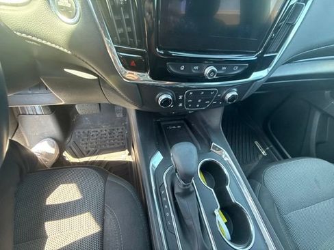Used 2023 Chevrolet Traverse LT FWD image 21