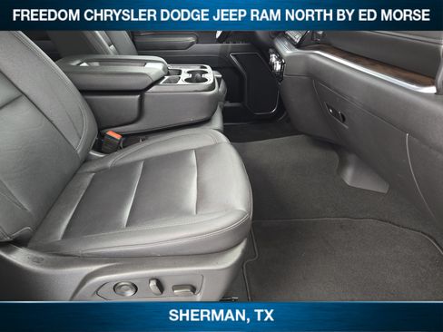 Used 2025 GMC Sierra 1500 SLT AWD/4WD image 9