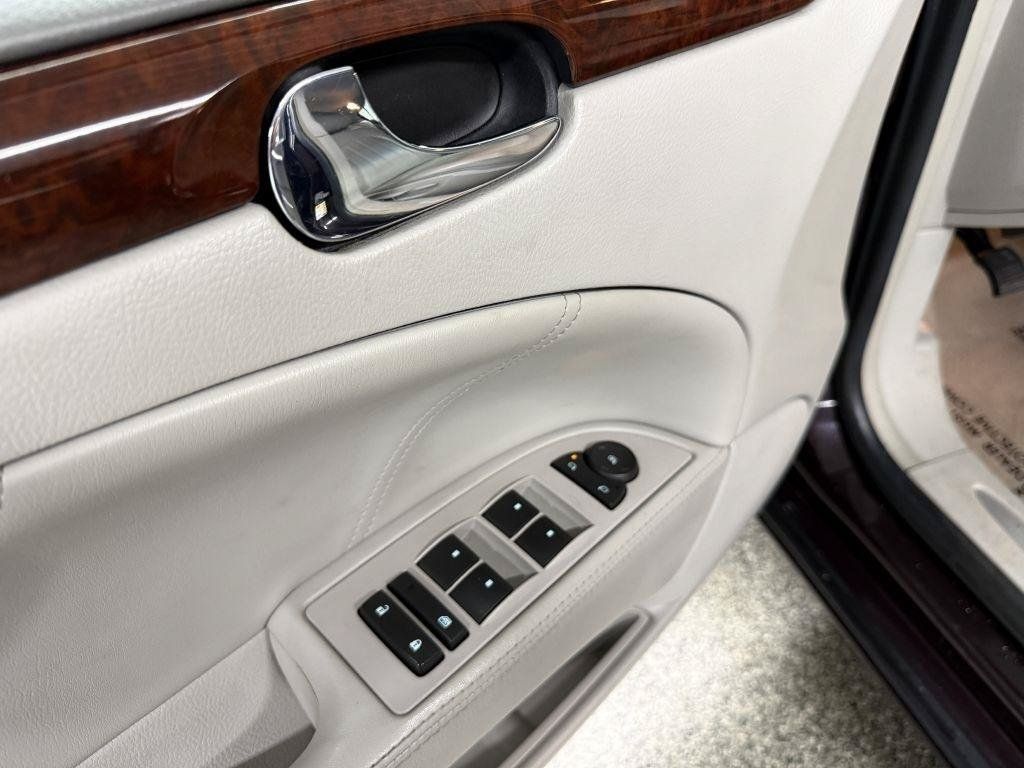 Used 2008 Buick Lucerne CXL FWD image 18