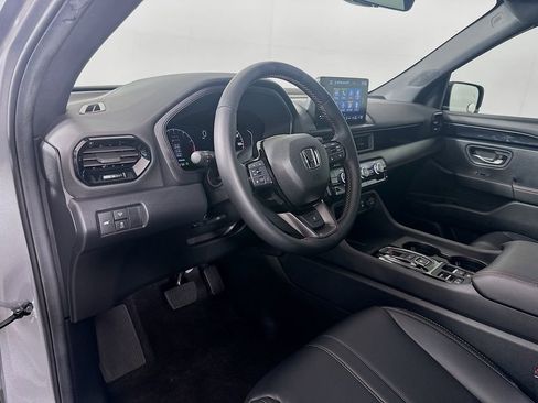 Certified 2025 Honda Pilot TrailSport image 9