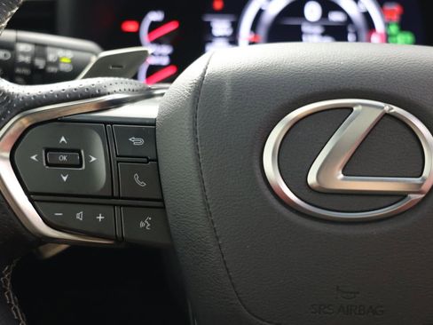 Used 2023 Lexus LX 600 F Sport w/ Accessory Package (Z1) AWD/4WD image 31