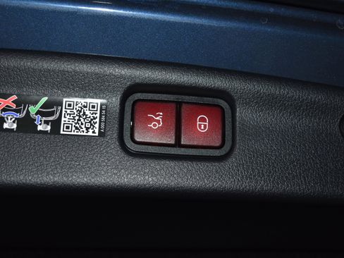 New 2026 Mercedes-Benz C 300 4MATIC Sedan image 26