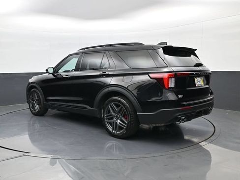 Used 2025 Ford Explorer ST AWD/4WD image 7