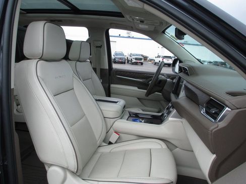 Used 2023 GMC Yukon XL Denali w/ LPO, Floor Liner Package image 24