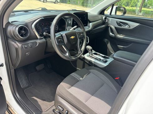 Used 2025 Chevrolet Blazer LT FWD image 8