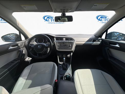 Used 2018 Volkswagen Tiguan SEL FWD image 11