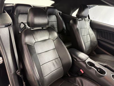 Used 2020 Ford Mustang Premium RWD image 31