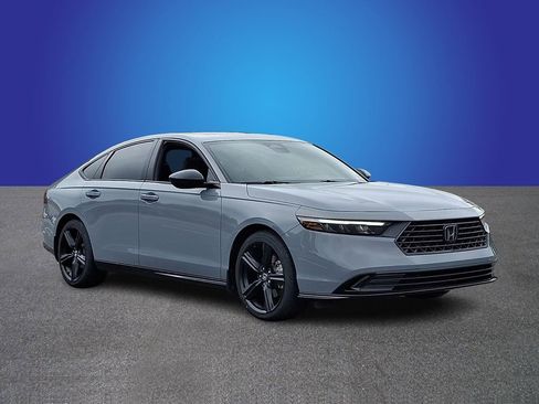Used 2023 Honda Accord Sport image 3