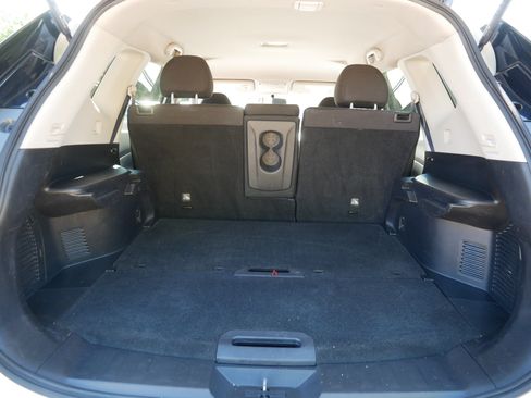 Used 2016 Nissan Rogue SV AWD/4WD image 18