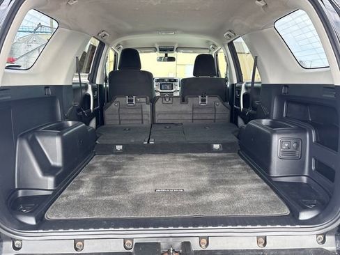 Used 2017 Toyota 4Runner SR5 image 39