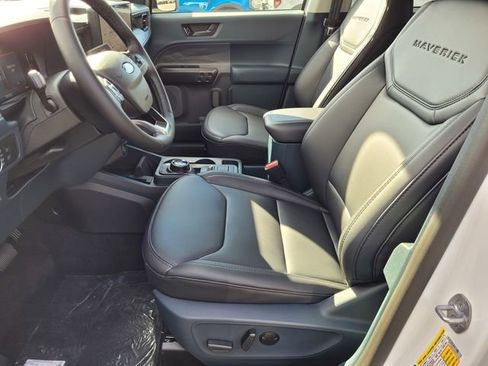 New 2025 Ford Maverick Lariat w/ Black Appearance Package image 8