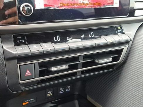 Certified 2025 Toyota Camry SE FWD image 14