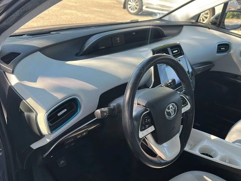 Used 2017 Toyota Prius Four w/ Advanced Technology Package FWD image 13