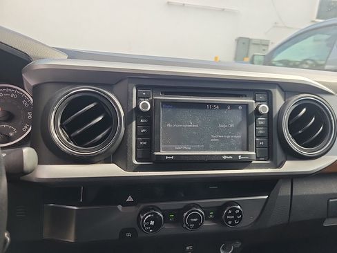 Used 2017 Toyota Tacoma SR5 image 30