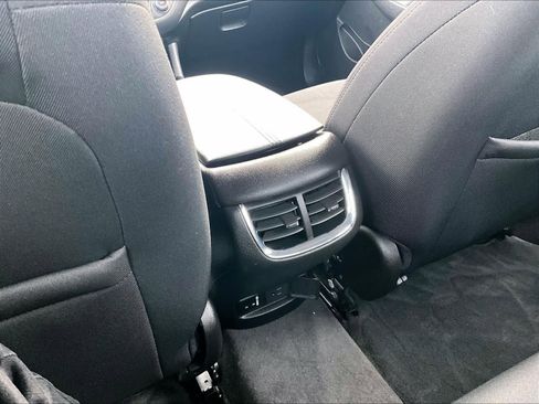 Used 2016 Chevrolet Malibu LT image 28