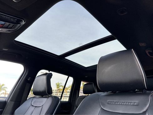 Used 2022 Jeep Grand Cherokee Summit w/ Advanced Protech Group IV image 7