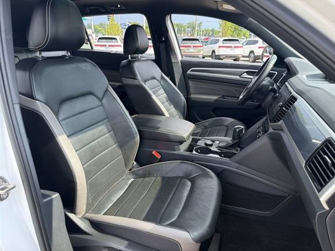 Certified 2023 Volkswagen Atlas Cross Sport SEL Premium R-Line AWD/4WD image 29