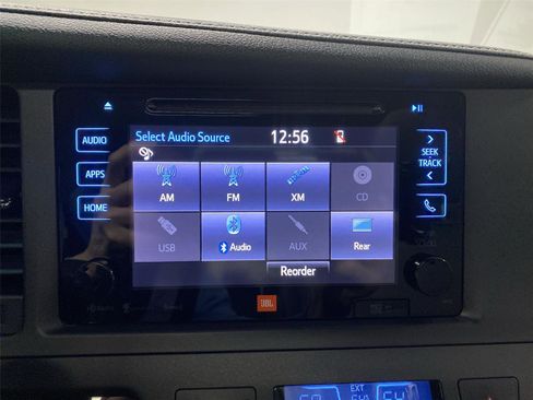 Used 2017 Toyota Sienna Limited Premium image 16