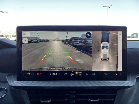 Used 2025 Ford Explorer Platinum w/ LUX Leather Package image 21