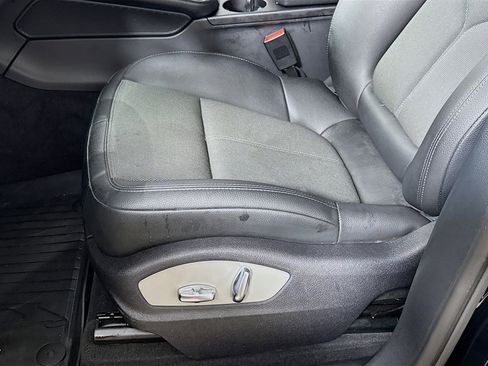 Used 2024 Porsche Macan image 23