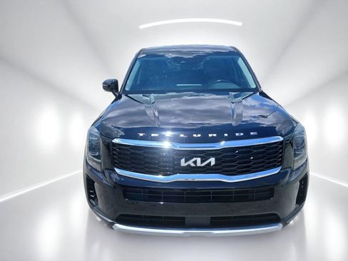Used 2022 Kia Telluride LX AWD/4WD image 3