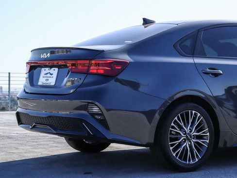 Used 2023 Kia Forte GT-Line w/ GT-Line Premium Package FWD image 9