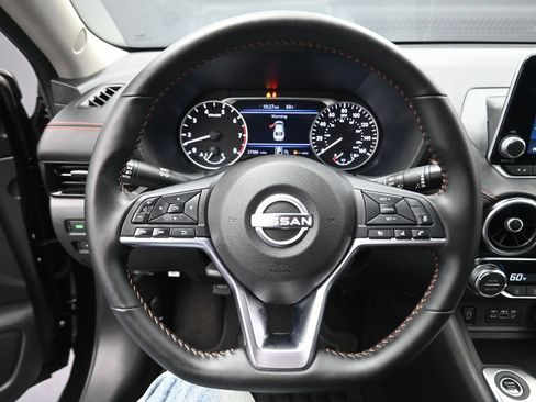 Used 2025 Nissan Sentra SR image 6