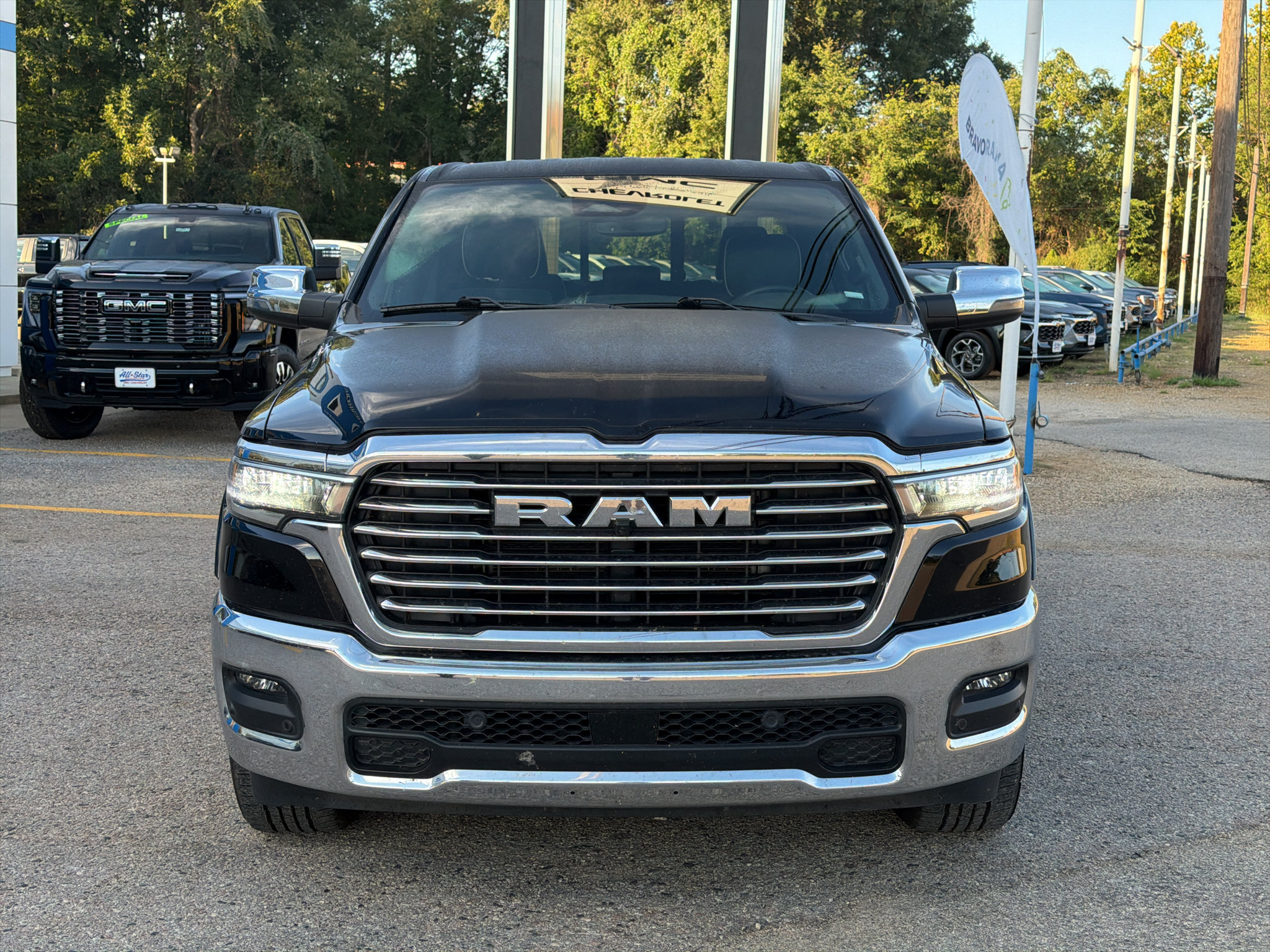 Used 2025 RAM 1500 Laramie AWD/4WD image 11