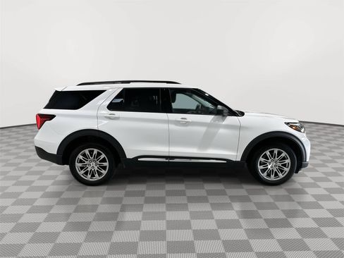 Used 2025 Ford Explorer Active w/ Active Comfort Package AWD/4WD image 6