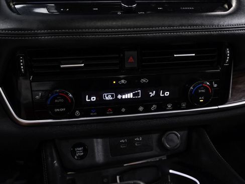 Used 2024 Nissan Rogue Platinum w/ Platinum Premium Package FWD image 26
