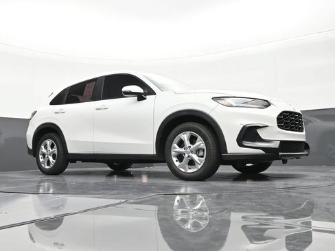 Used 2023 Honda HR-V LX image 26