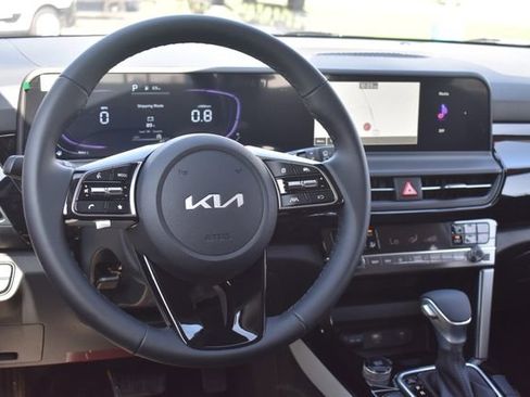 New 2026 Kia Seltos S FWD image 18