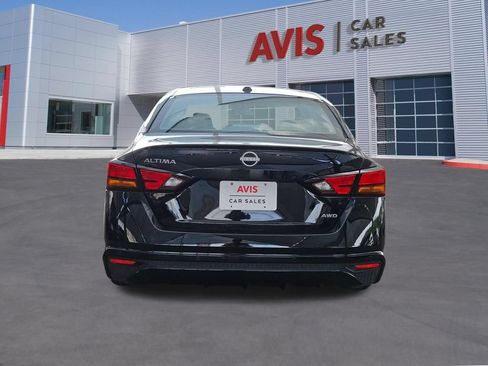Used 2025 Nissan Altima 2.5 SV AWD/4WD image 7
