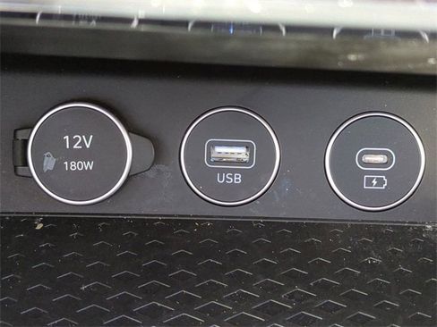 Certified 2025 Genesis G70 2.5T image 20