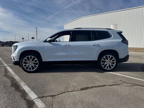 New 2026 GMC Acadia Denali w/ Super Cruise Package image 3