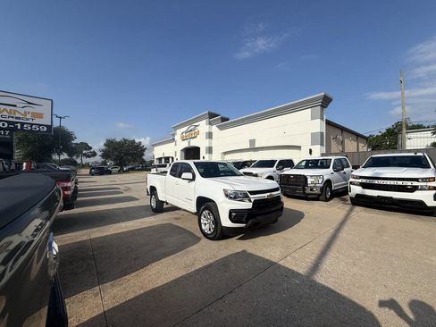 Used 2022 Chevrolet Colorado LT w/ Fleet Safety Package RWD image 38