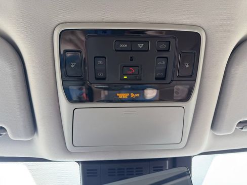 Used 2024 Toyota Grand Highlander AWD image 24