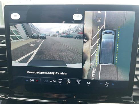 Used 2023 Ford Transit 350 XLT image 11