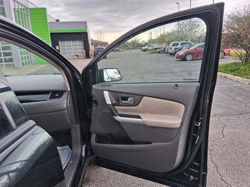 Used 2013 Ford Edge SE image 11