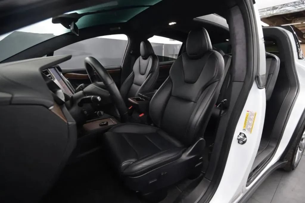 Used 2020 Tesla Model X Long Range AWD/4WD image 38