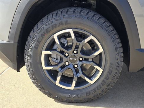 New 2026 Chevrolet Equinox ACTIV image 19