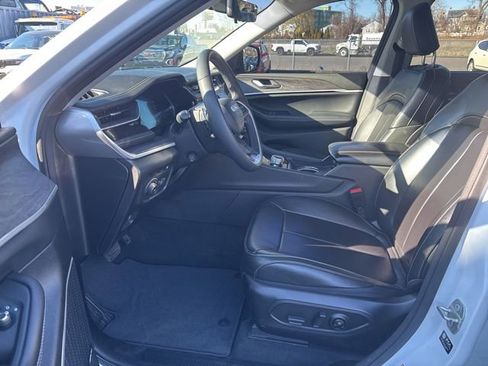 Used 2023 Jeep Grand Cherokee 30th Anniversary image 16