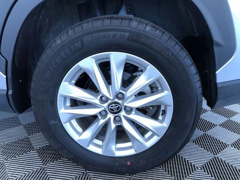 Certified 2026 Toyota Corolla Cross LE FWD image 16