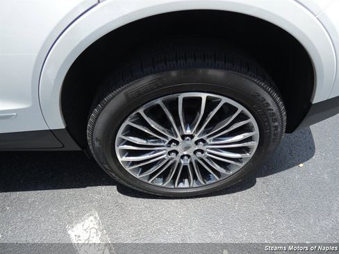 Used 2017 Cadillac XT5 Luxury image 19