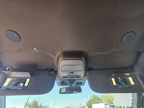 Used 2025 Ford F450 King Ranch w/ Chrome Package image 38